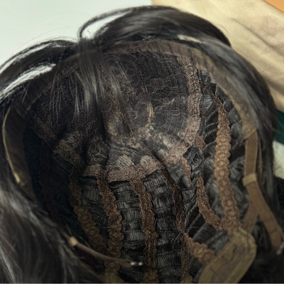 Black long Wig 28 In - Realistic Look - Picture 9 of 10